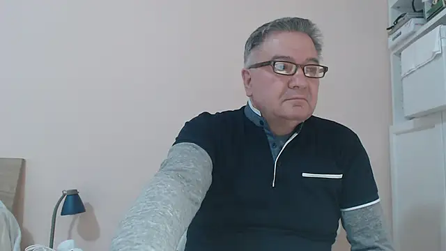 Snapshot of YOU6me chatting on 02.20.25 YOU6me online show from 02.20.25