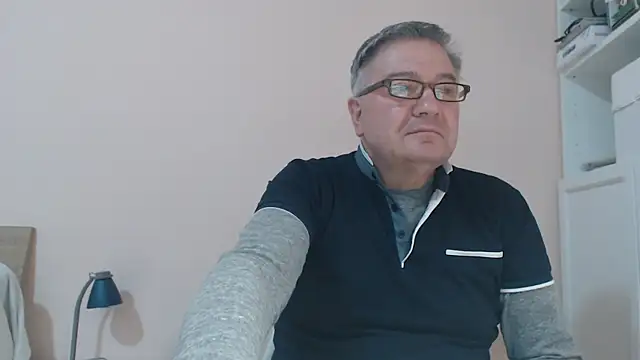 Snapshot of YOU6me chatting on 02.20.25 YOU6me online show from 02.20.25