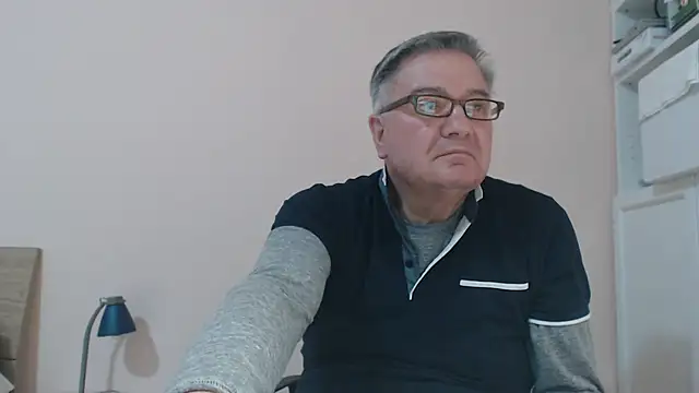 Snapshot of YOU6me chatting on 02.22.25 YOU6me online show from 02.22.25