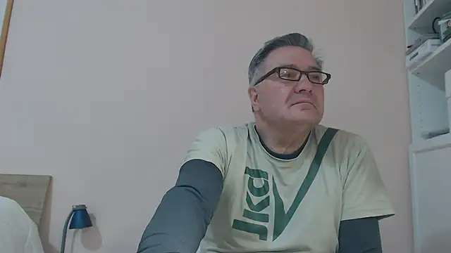 Snapshot of YOU6me chatting on 02.26.25 YOU6me online show from 02.26.25