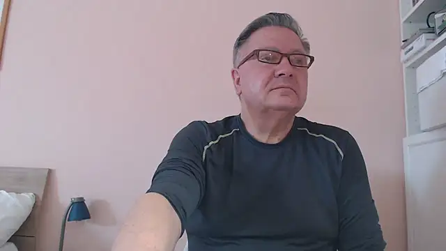 Snapshot of YOU6me chatting on 03.01.25 YOU6me online show from 03.01.25