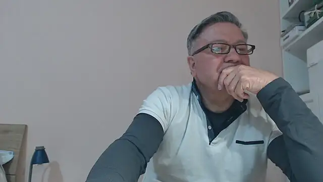 Snapshot of YOU6me chatting on 03.01.25 YOU6me online show from 03.01.25