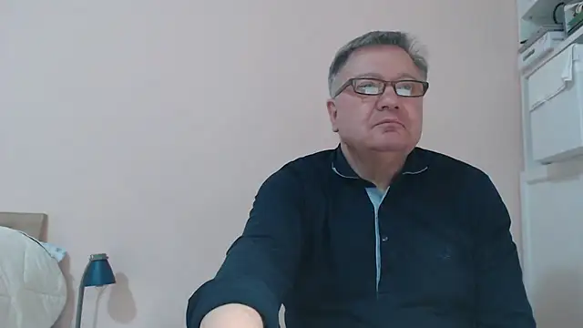Snapshot of YOU6me chatting on 03.03.25 YOU6me online show from 03.03.25