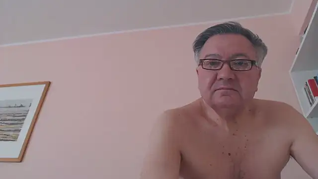 Snapshot of YOU6me chatting on 03.19.25 YOU6me online show from 03.19.25