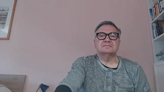 Snapshot of YOU6me chatting on 04.28.26 YOU6me online show from 04.28.26