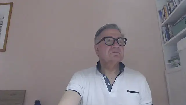 Snapshot of YOU6me chatting on 06.25.26 YOU6me online show from 06.25.26