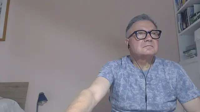 Snapshot of YOU6me chatting on 07.31.26 YOU6me online show from 07.31.26