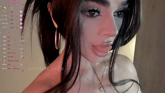 Snapshot of sweetest_bella chatting on 11.29.25 sweetest bella online show from 11.29.25
