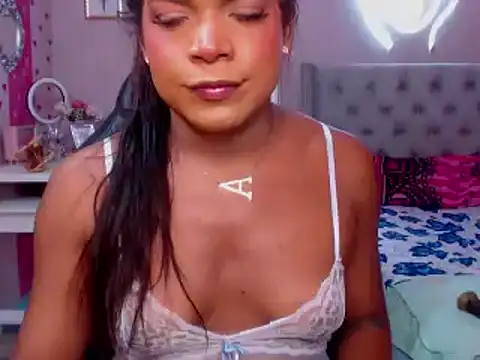 Snapshot of alexa_rodriicum chatting on 10.01.25 alexa rodriicum online show from 10.01.25