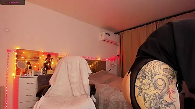 Ophelia mm online show from 10.29.25