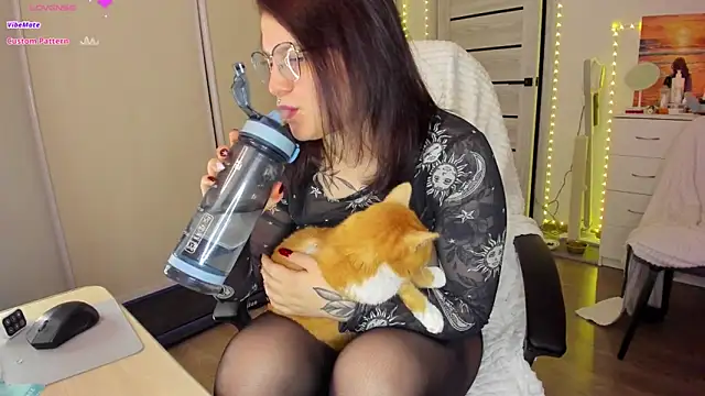 Ophelia mm online show from 12.16.25