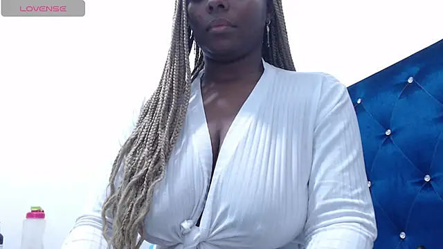 Snapshot of mommywebcam chatting on 09.21.25 mommywebcam online show from 09.21.25