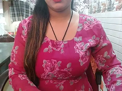 LovingPihu online show from 11.22.25