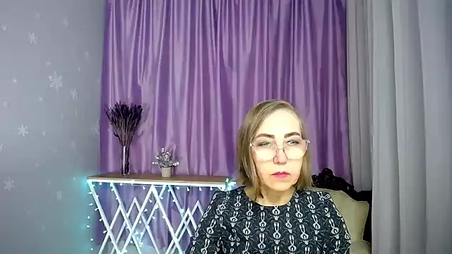 queen a n i online show from 04.17.26