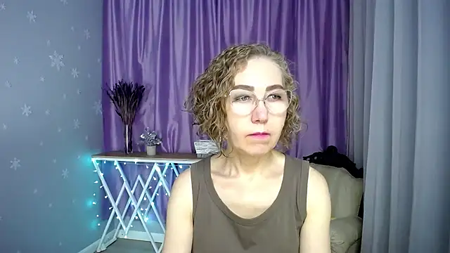 Snapshot of queen_a_n_i chatting on 07.03.26 queen a n i online show from 07.03.26