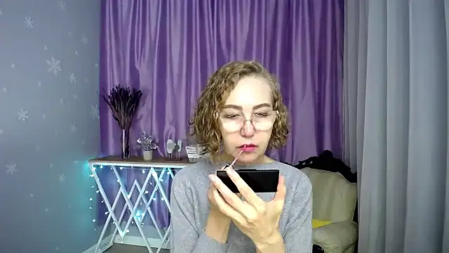 Snapshot of queen_a_n_i chatting on 07.19.26 queen a n i online show from 07.19.26