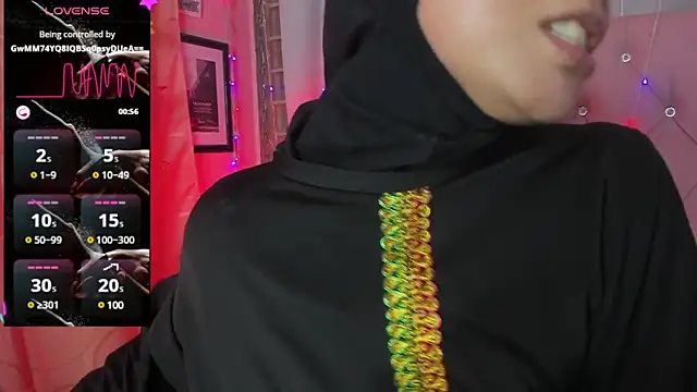 Snapshot of DarshaKhemu chatting on 01.22.25 DarshaKhemu online show from 01.22.25