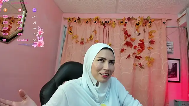 Snapshot of DarshaKhemu chatting on 09.18.25 DarshaKhemu online show from 09.18.25