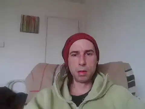 Snapshot of iggl chatting on 12.20.24 iggl online show from 12.20.24