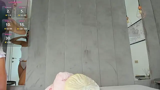 Naila18 online show from 09.13.25