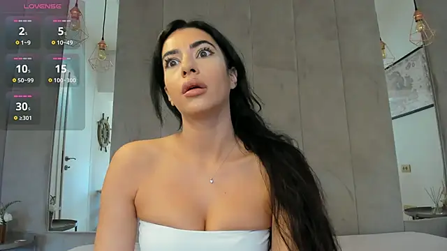 Naila18 online show from 09.14.25