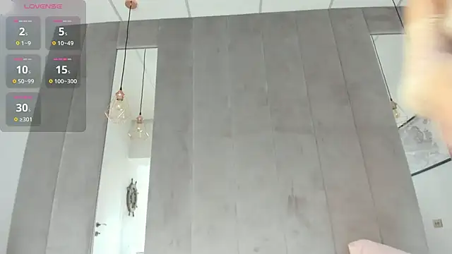 Naila18 online show from 09.25.25