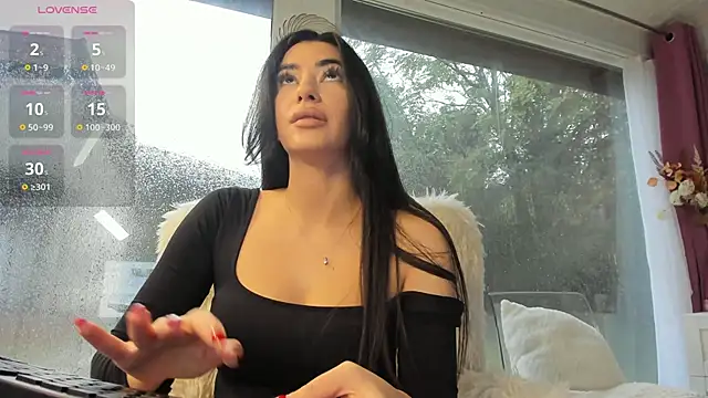 Naila18 online show from 10.08.25