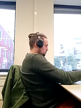 Snapshot of Tj1sen chatting on 01.08.25 Tj1sen online show from 01.08.25