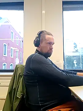 Snapshot of Tj1sen chatting on 01.10.25 Tj1sen online show from 01.10.25