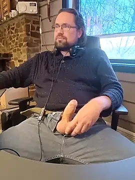 Snapshot of Tj1sen chatting on 11.24.25 Tj1sen online show from 11.24.25