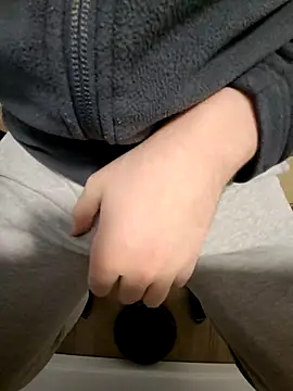 Sissy Tim online show from 03.17.25