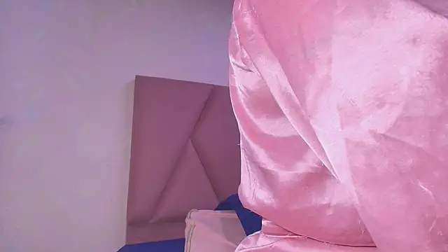 Snapshot of lay_navas chatting on 10.30.25 lay navas online show from 10.30.25