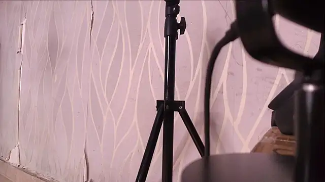 Snapshot of lay_navas chatting on 11.10.25 lay navas online show from 11.10.25