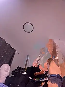 Snapshot of Torresmor chatting on 10.03.25 Torresmor online show from 10.03.25