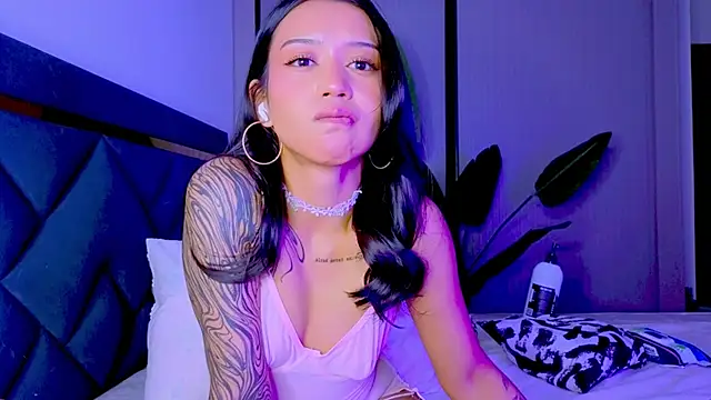 Mia Tin online show from 04.18.26