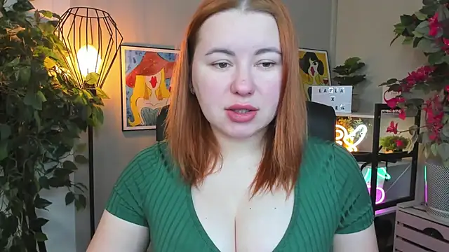 Snapshot of LAYLAxSTAR chatting on 02.04.26 LAYLAxSTAR online show from 02.04.26