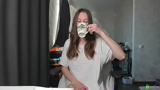 Snapshot of Courtney_Luv chatting on 06.17.26 Courtney Luv online show from 06.17.26