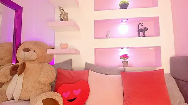 Snapshot of _liathompsom09 chatting on 12.15.25 liathompsom09 online show from 12.15.25