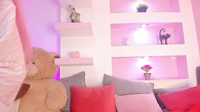 Snapshot of _liathompsom09 chatting on 12.16.25 liathompsom09 online show from 12.16.25