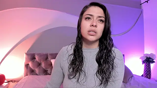 Snapshot of Nicolle_W chatting on 02.25.25 Nicolle W online show from 02.25.25
