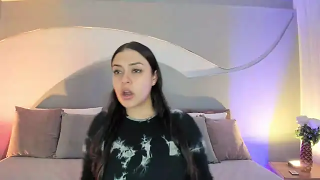 Nicolle W online show from 11.14.25