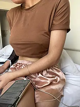 Snapshot of DulceMya6 chatting on 02.25.26 DulceMya6 online show from 02.25.26