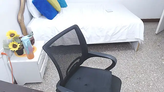 emiliaa hot online show from 02.03.25