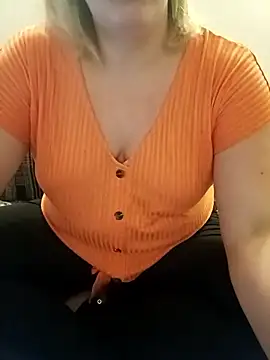 Snapshot of elisacoquineoff chatting on 12.04.24 elisacoquineoff online show from 12.04.24