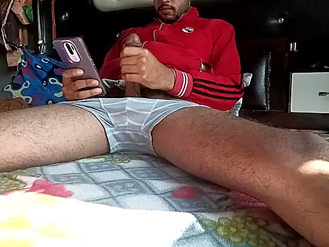 Snapshot of LoLZzZz_ chatting on 01.05.25 LoLZzZz online show from 01.05.25