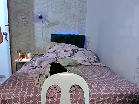 Hebefemme online show from 11.18.25