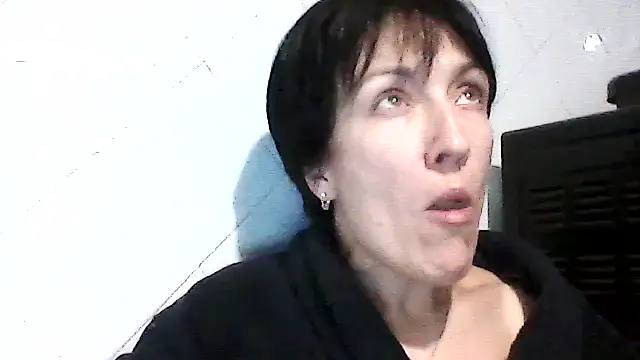 Snapshot of SunnyAmorre chatting on 09.18.25 SunnyAmorre online show from 09.18.25