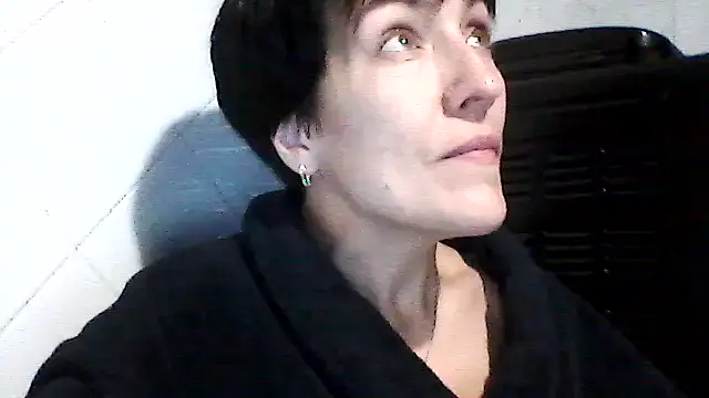 Snapshot of SunnyAmorre chatting on 09.29.25 SunnyAmorre online show from 09.29.25