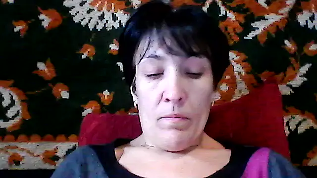 Snapshot of SunnyAmorre chatting on 10.15.25 SunnyAmorre online show from 10.15.25