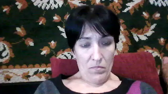 Snapshot of SunnyAmorre chatting on 10.16.25 SunnyAmorre online show from 10.16.25